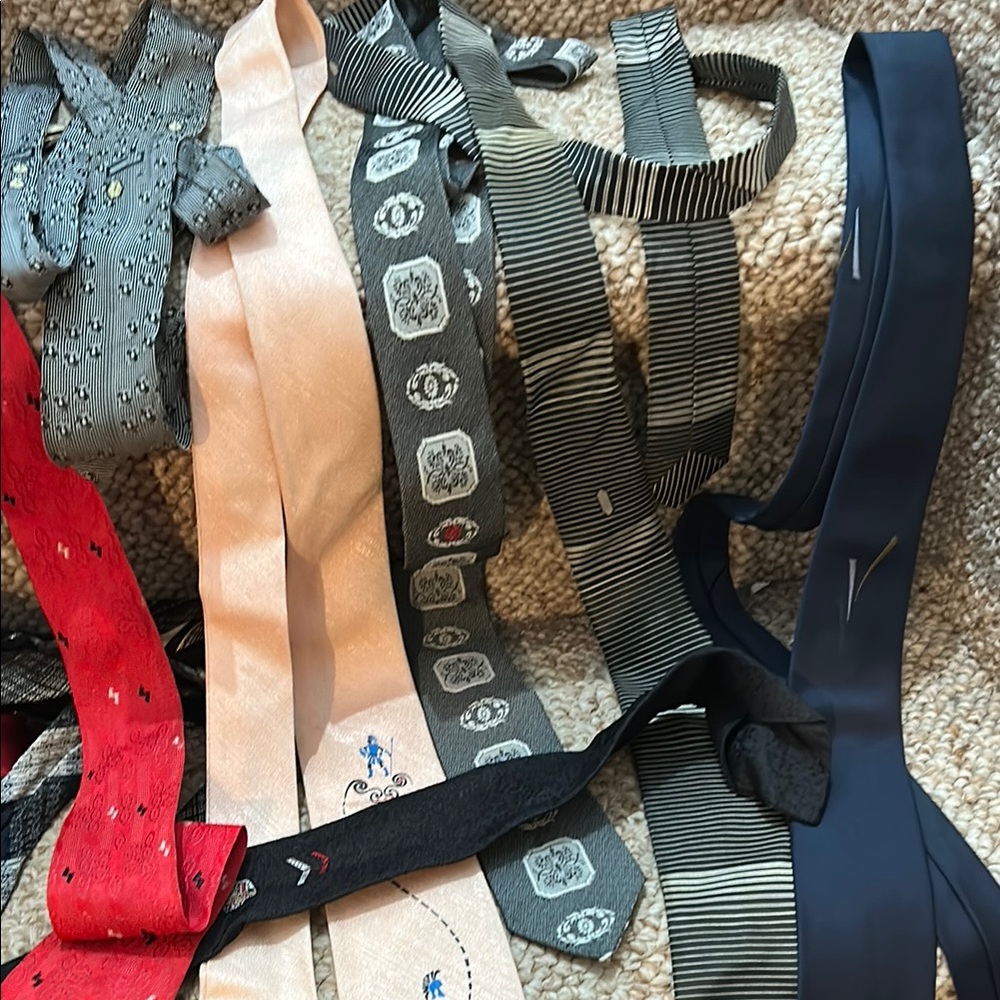 20 Assorted Ties in Red, Pink, Gray, and Blue, Vintage 1960’s thin Ties